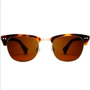 (NWT) Mvmt Legend sunglasses in brown tortoise